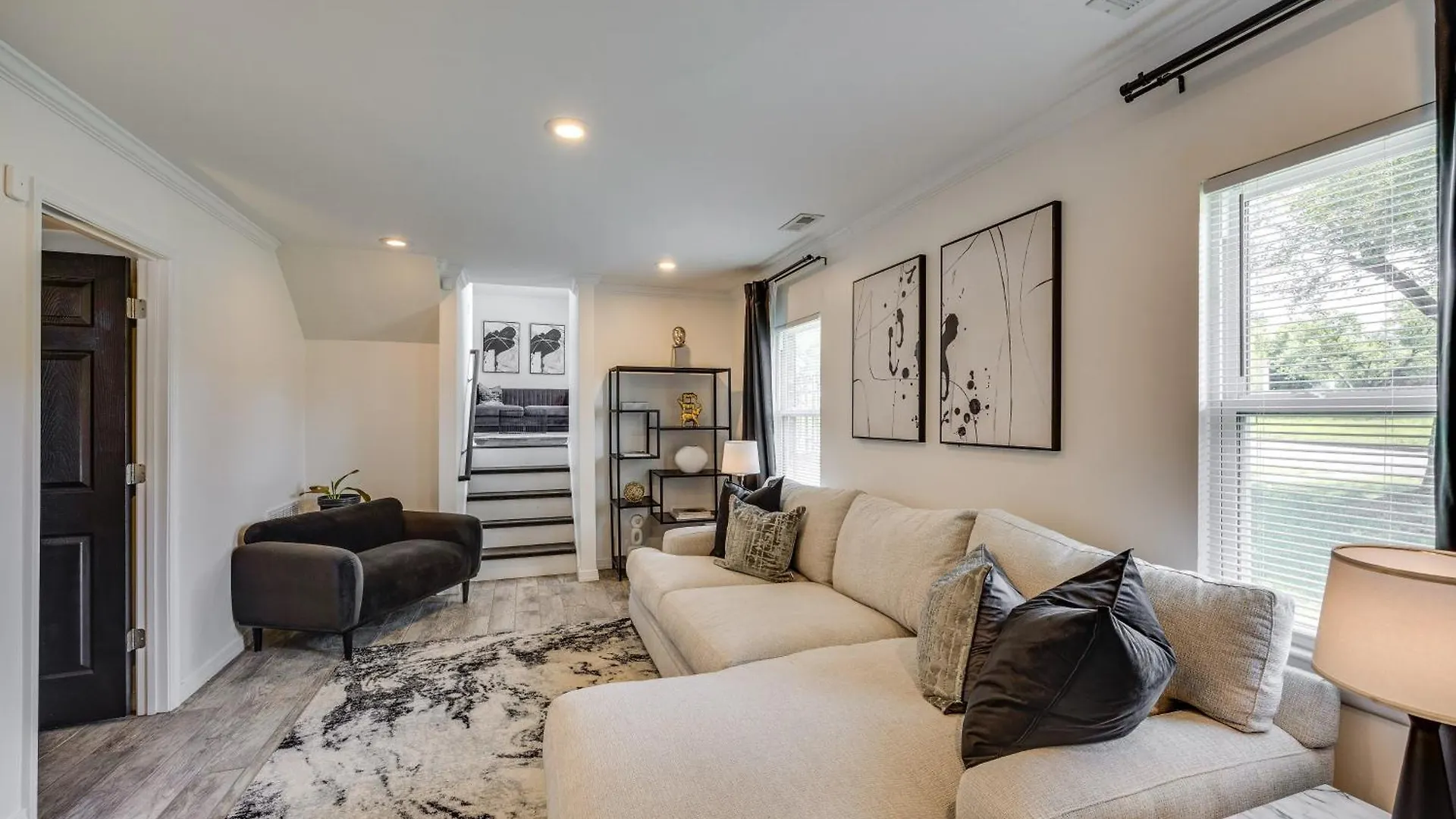 Modern Richmond Home With Deck, Close To Downtown!